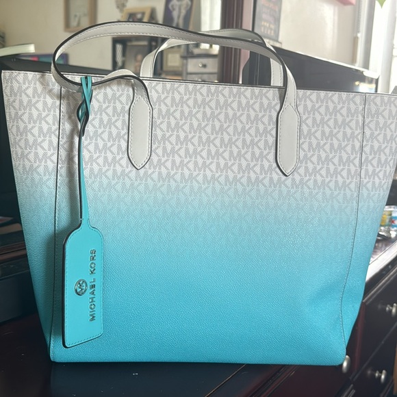 Michael Kors Handbags - Michael Kors sky blue white ombré large tote bag.